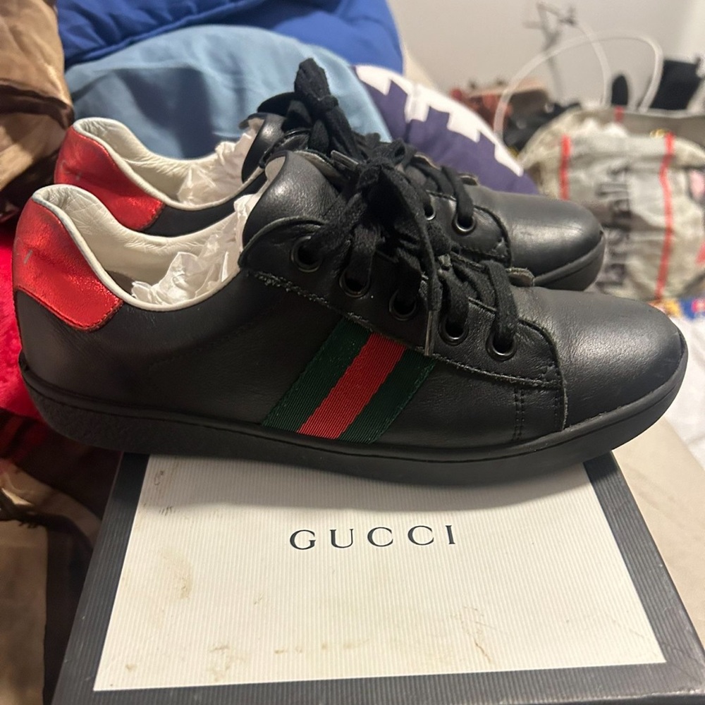 Unisex Gucci sneakers size 2